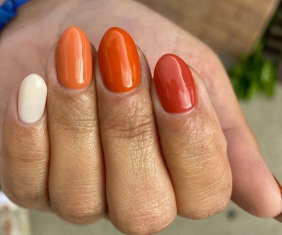 Orange gradient nail colors for Pumpkin pie nails