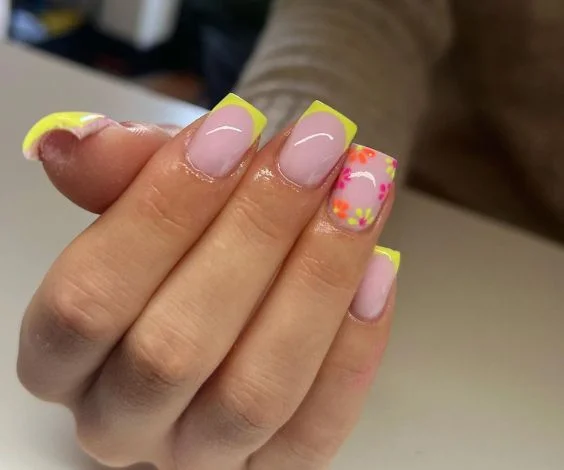 Summer Bloom Acrylic Nails