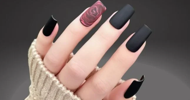 Gothic Winters Nail Ideas