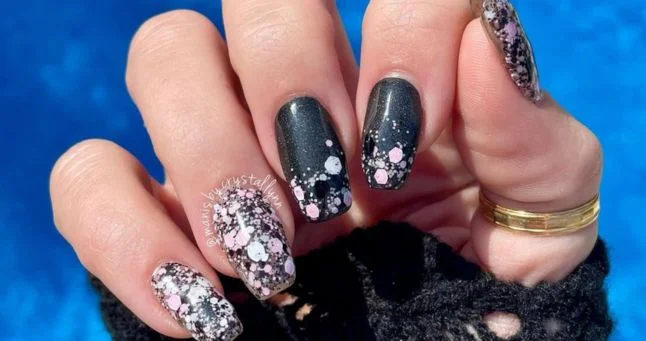  Black and Pink Winter Nails Ideas