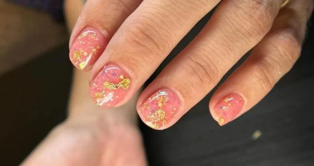 Pink Highlights Nail Ideas