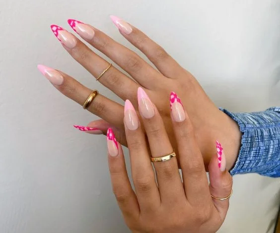 Wavy Checkered Pink Nails